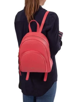 COCCINELLE GLEEN Zainetto In Pelle 7 COCCINELLE GLEEN Zainetto In Pelle -borsa alla moda negozio coccinelle gleen zainetto in pelle cranberry 8059978508836 3