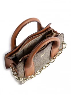 DKNY OTTO Borsa Mini Top Handle Con Tracolla 9 DKNY OTTO Borsa Mini Top Handle Con Tracolla -borsa alla moda negozio dkny otto borsa mini top handle con tracolla mocha crml 755405606721 4