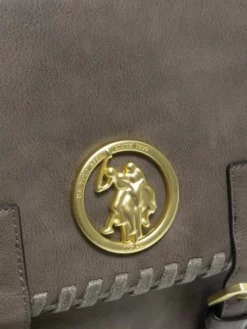 U.S. POLO ASSN. COUNTRYSIDE Zaino Con Placca 7 U.S. POLO ASSN. COUNTRYSIDE Zaino Con Placca -borsa alla moda negozio u s polo assn countryside zaino con placca taupe 8052792116935 3